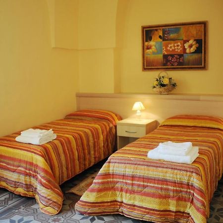 L'Antica Dimora Bed & Breakfast Сан Пиетро Вернотико Екстериор снимка