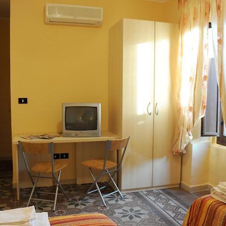 L'Antica Dimora Bed & Breakfast Сан Пиетро Вернотико Стая снимка